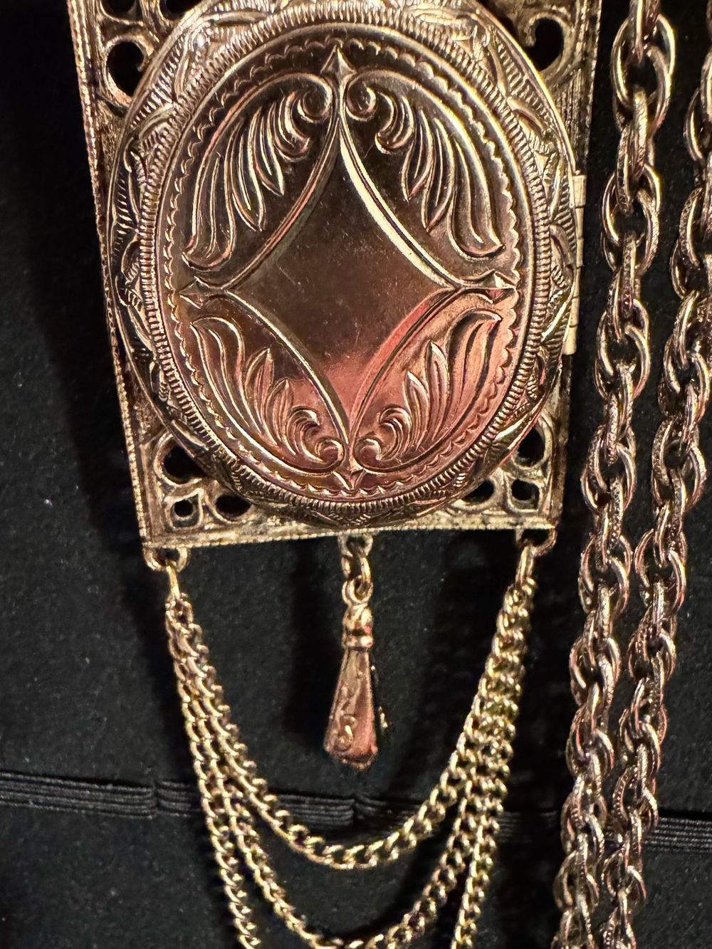 Vintage Gold-Tone Rectangle Locket Pendant Chain Necklace - Picture 8 of 9